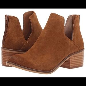 Steve Madden brown booties